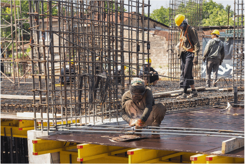 Operarios de construcción y albañiles para empresas en España